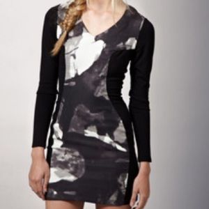 Under.ligne sophisticated cocktail black dress